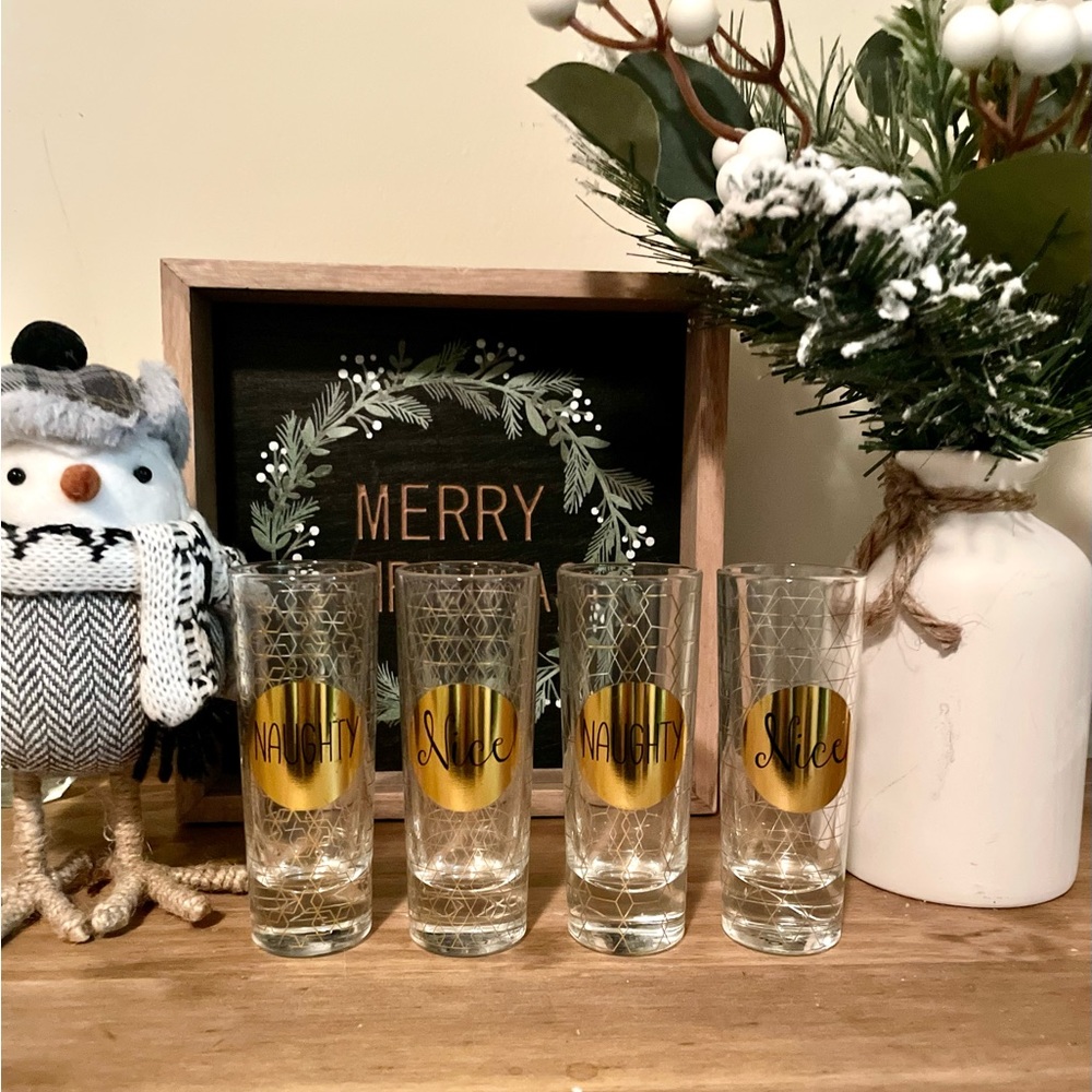 Set of 4 holiday shot glasses